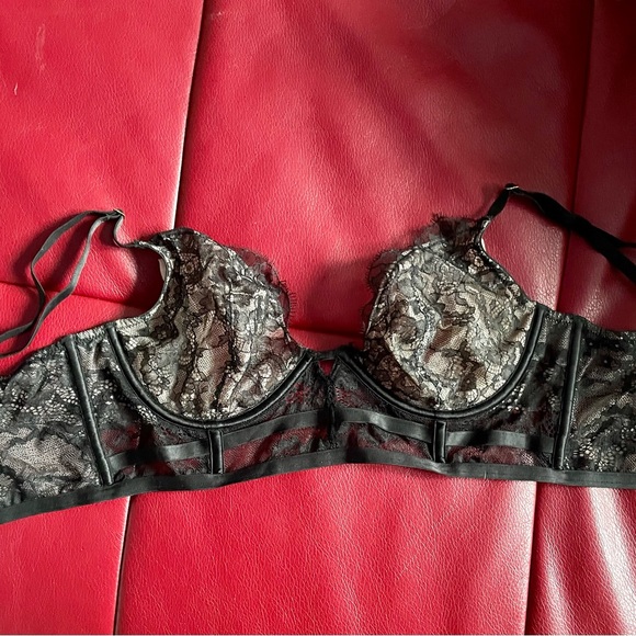 Victoria’s Secret bralette - Picture 1 of 3